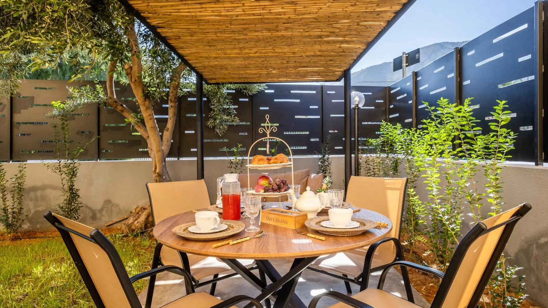 Blu House Apartment Terrasini 0*,